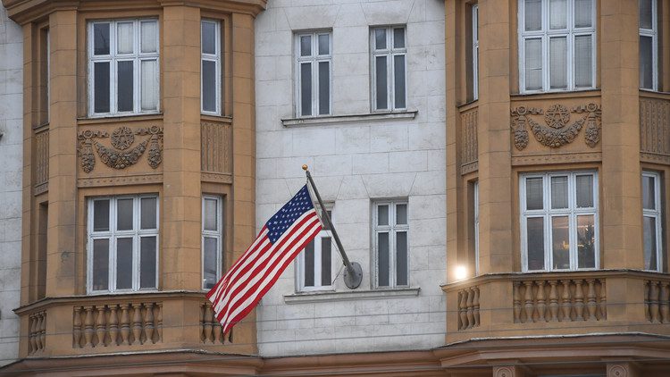 السفارة الأمريكية بالجزائر تبحث عن موظفين برواتب عالية