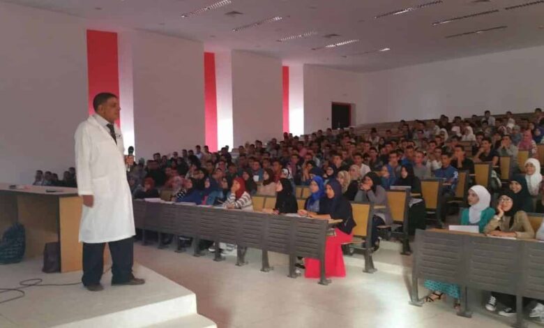 اعلان توظيف أساتذة متعاقدين في جامعة التكوين المتواصل