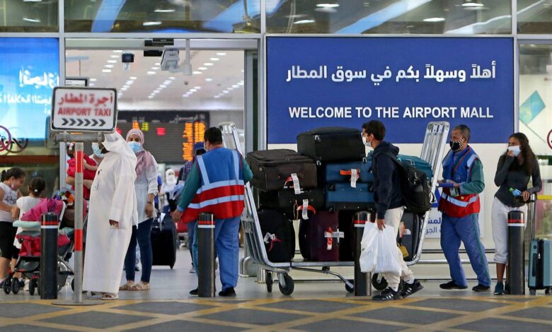 مطلوب مشرف في مطار الكويت