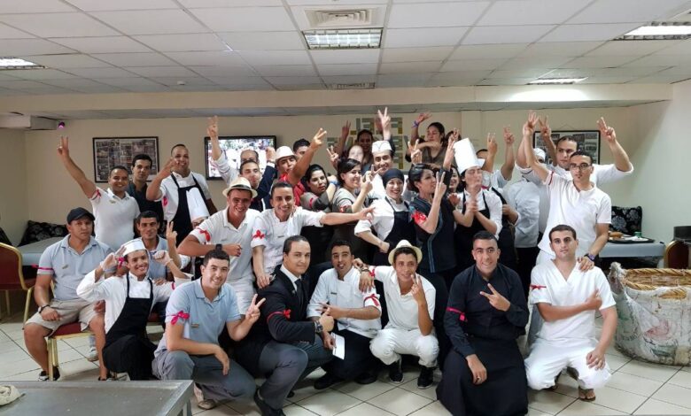 نزل قوراري يوظف في عدة تخصصات ادارية ومهنية