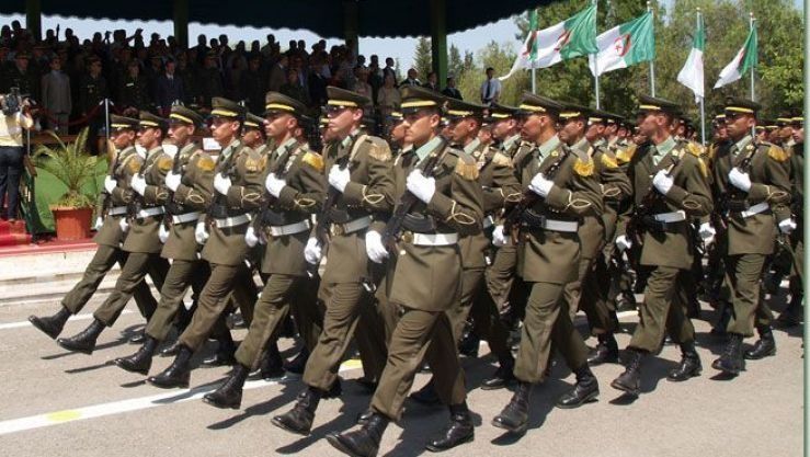 الدرك الوطني يفتح باب التسجيل للراغبين في الالتحاق لحاملي الرابعة متوسط فما فوق