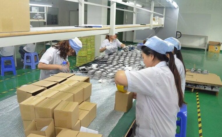 شركة ديكورولياف تعلن عن حاجتها لتوظيف عمال وعاملات